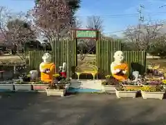 ワットパクナム日本別院の像
