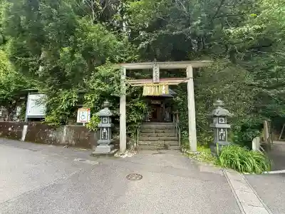 荒立神社の{uncategorized: "未分類", other: "その他", undefined: "問題あり", building: "その他建物", grave: "お墓", sacred_gate: "鳥居", guardian: "狛犬", statue: "像", buddha: "仏像", history: "歴史", nature: "自然", garden: "庭園", animal: "動物", pagoda: "塔", temizu: "手水舎", mountain_gate: "山門・神門", sanctuary: "本殿・本堂", subordinate: "末社・摂社", art: "芸術", scenery: "景色", jizo: "地蔵", ema: "絵馬", goshuin: "御朱印", omikuji: "おみくじ", items: "授与品その他", amulet: "お守り", goshuincho: "御朱印帳", eats: "食事", festival: "お祭り", votive_dance: "神楽", shichigosan: "七五三参", wedding: "結婚式", experience: "体験その他", initially: "初詣", around: "周辺", anti_infection: "感染症対策"}