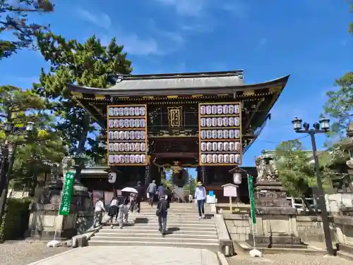 北野天満宮の{uncategorized: "未分類", other: "その他", undefined: "問題あり", building: "その他建物", grave: "お墓", sacred_gate: "鳥居", guardian: "狛犬", statue: "像", buddha: "仏像", history: "歴史", nature: "自然", garden: "庭園", animal: "動物", pagoda: "塔", temizu: "手水舎", mountain_gate: "山門・神門", sanctuary: "本殿・本堂", subordinate: "末社・摂社", art: "芸術", scenery: "景色", jizo: "地蔵", ema: "絵馬", goshuin: "御朱印", omikuji: "おみくじ", items: "授与品その他", amulet: "お守り", goshuincho: "御朱印帳", eats: "食事", festival: "お祭り", votive_dance: "神楽", shichigosan: "七五三参", wedding: "結婚式", experience: "体験その他", initially: "初詣", around: "周辺", anti_infection: "感染症対策"}