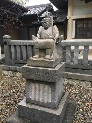 本刈谷神社の像