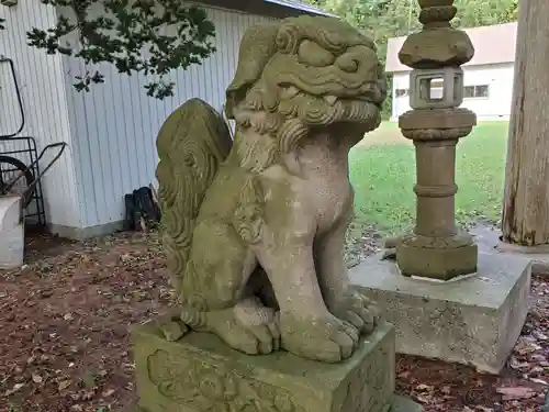 大鳥神社の狛犬