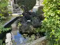 池の端弁財天(妙竜法徳弁財天)の{uncategorized: "未分類", other: "その他", undefined: "問題あり", building: "その他建物", grave: "お墓", sacred_gate: "鳥居", guardian: "狛犬", statue: "像", buddha: "仏像", history: "歴史", nature: "自然", garden: "庭園", animal: "動物", pagoda: "塔", temizu: "手水舎", mountain_gate: "山門・神門", sanctuary: "本殿・本堂", subordinate: "末社・摂社", art: "芸術", scenery: "景色", jizo: "地蔵", ema: "絵馬", goshuin: "御朱印", omikuji: "おみくじ", items: "授与品その他", amulet: "お守り", goshuincho: "御朱印帳", eats: "食事", festival: "お祭り", votive_dance: "神楽", shichigosan: "七五三参", wedding: "結婚式", experience: "体験その他", initially: "初詣", around: "周辺", anti_infection: "感染症対策"}