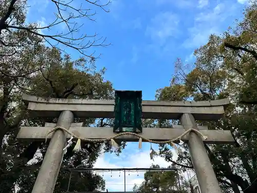 難波八阪神社の鳥居