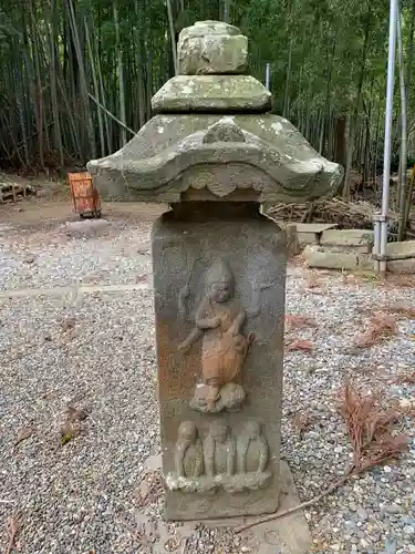 常代神社の仏像