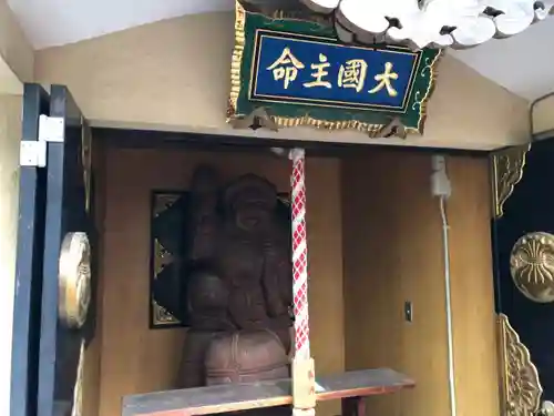 須賀神社の像