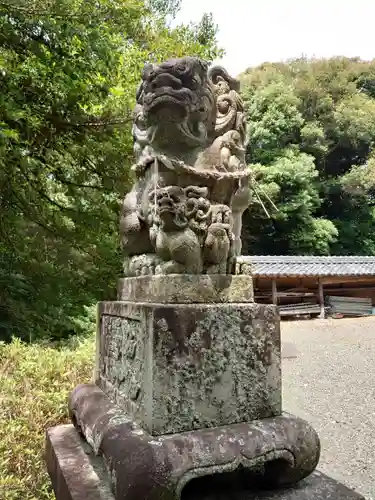 上座神社の狛犬