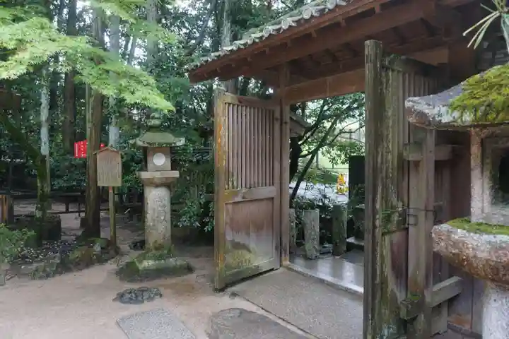 宇治上神社の山門・神門