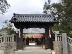 白鳥神社の山門