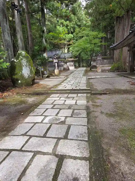 雄山神社中宮祈願殿(富山県)