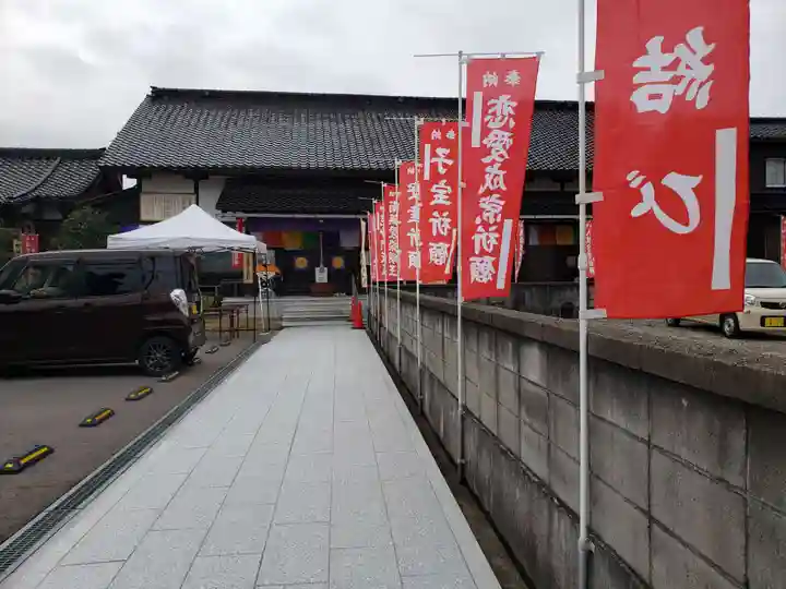 金胎寺の本殿・本堂
