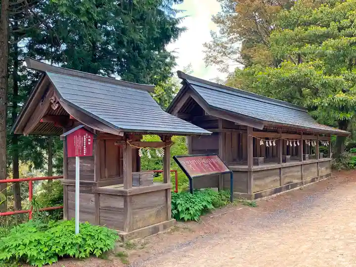 武蔵御嶽神社の末社・摂社