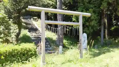 三寸神社の鳥居