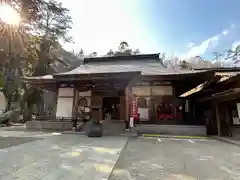 徳善院明王密寺の本殿