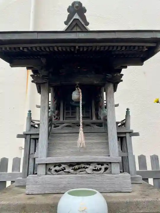 小田急豊川稲荷の{uncategorized: "未分類", other: "その他", undefined: "問題あり", building: "その他建物", grave: "お墓", sacred_gate: "鳥居", guardian: "狛犬", statue: "像", buddha: "仏像", history: "歴史", nature: "自然", garden: "庭園", animal: "動物", pagoda: "塔", temizu: "手水舎", mountain_gate: "山門・神門", sanctuary: "本殿・本堂", subordinate: "末社・摂社", art: "芸術", scenery: "景色", jizo: "地蔵", ema: "絵馬", goshuin: "御朱印", omikuji: "おみくじ", items: "授与品その他", amulet: "お守り", goshuincho: "御朱印帳", eats: "食事", festival: "お祭り", votive_dance: "神楽", shichigosan: "七五三参", wedding: "結婚式", experience: "体験その他", initially: "初詣", around: "周辺", anti_infection: "感染症対策"}