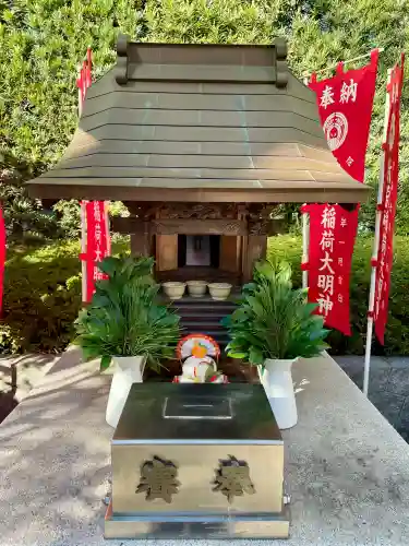 新栄稲荷神社の{uncategorized: "未分類", other: "その他", undefined: "問題あり", building: "その他建物", grave: "お墓", sacred_gate: "鳥居", guardian: "狛犬", statue: "像", buddha: "仏像", history: "歴史", nature: "自然", garden: "庭園", animal: "動物", pagoda: "塔", temizu: "手水舎", mountain_gate: "山門・神門", sanctuary: "本殿・本堂", subordinate: "末社・摂社", art: "芸術", scenery: "景色", jizo: "地蔵", ema: "絵馬", goshuin: "御朱印", omikuji: "おみくじ", items: "授与品その他", amulet: "お守り", goshuincho: "御朱印帳", eats: "食事", festival: "お祭り", votive_dance: "神楽", shichigosan: "七五三参", wedding: "結婚式", experience: "体験その他", initially: "初詣", around: "周辺", anti_infection: "感染症対策"}