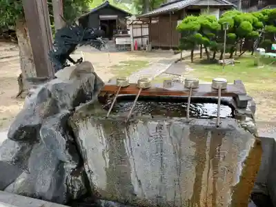 白國神社の手水舎