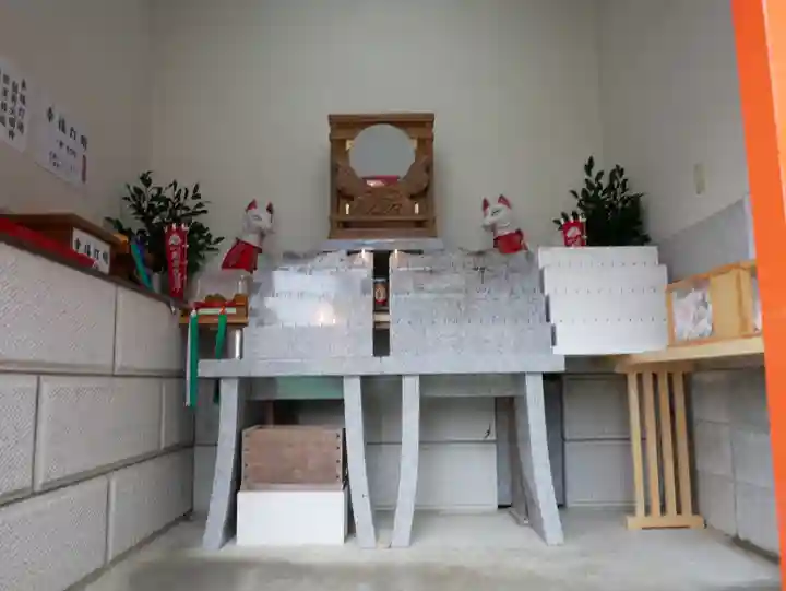 高屋敷稲荷神社の末社・摂社