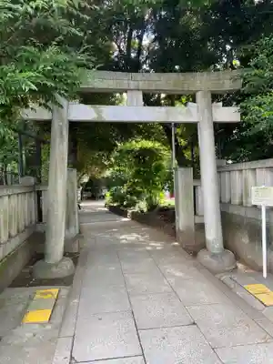 渋谷氷川神社の鳥居