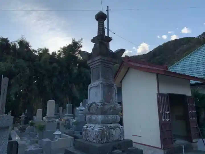 大聖院(高塚不動尊)の塔