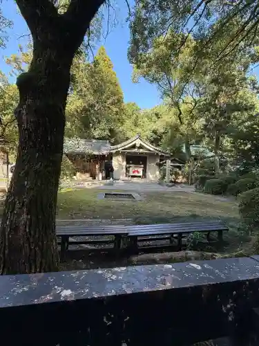 岡崎神社の{uncategorized: "未分類", other: "その他", undefined: "問題あり", building: "その他建物", grave: "お墓", sacred_gate: "鳥居", guardian: "狛犬", statue: "像", buddha: "仏像", history: "歴史", nature: "自然", garden: "庭園", animal: "動物", pagoda: "塔", temizu: "手水舎", mountain_gate: "山門・神門", sanctuary: "本殿・本堂", subordinate: "末社・摂社", art: "芸術", scenery: "景色", jizo: "地蔵", ema: "絵馬", goshuin: "御朱印", omikuji: "おみくじ", items: "授与品その他", amulet: "お守り", goshuincho: "御朱印帳", eats: "食事", festival: "お祭り", votive_dance: "神楽", shichigosan: "七五三参", wedding: "結婚式", experience: "体験その他", initially: "初詣", around: "周辺", anti_infection: "感染症対策"}