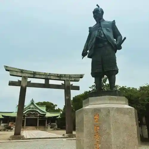 豊國神社の像