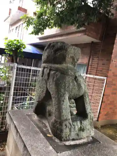 穏田神社の狛犬