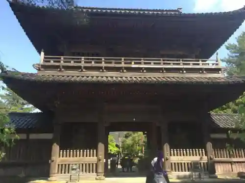 天徳院の山門・神門