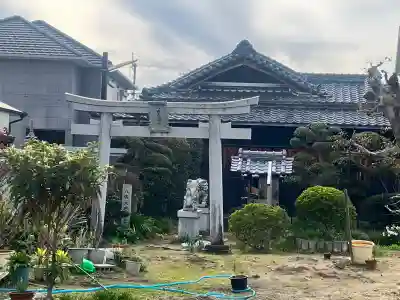 八田大明神社の{uncategorized: "未分類", other: "その他", undefined: "問題あり", building: "その他建物", grave: "お墓", sacred_gate: "鳥居", guardian: "狛犬", statue: "像", buddha: "仏像", history: "歴史", nature: "自然", garden: "庭園", animal: "動物", pagoda: "塔", temizu: "手水舎", mountain_gate: "山門・神門", sanctuary: "本殿・本堂", subordinate: "末社・摂社", art: "芸術", scenery: "景色", jizo: "地蔵", ema: "絵馬", goshuin: "御朱印", omikuji: "おみくじ", items: "授与品その他", amulet: "お守り", goshuincho: "御朱印帳", eats: "食事", festival: "お祭り", votive_dance: "神楽", shichigosan: "七五三参", wedding: "結婚式", experience: "体験その他", initially: "初詣", around: "周辺", anti_infection: "感染症対策"}