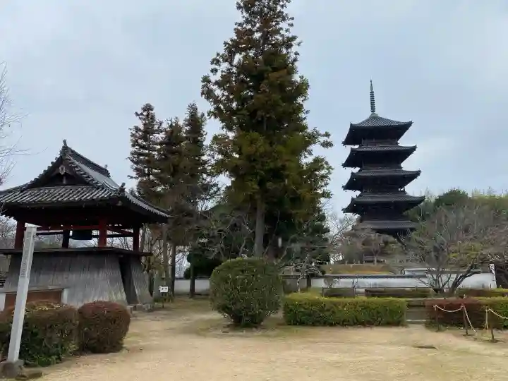 備中國分寺の{uncategorized: "未分類", other: "その他", undefined: "問題あり", building: "その他建物", grave: "お墓", sacred_gate: "鳥居", guardian: "狛犬", statue: "像", buddha: "仏像", history: "歴史", nature: "自然", garden: "庭園", animal: "動物", pagoda: "塔", temizu: "手水舎", mountain_gate: "山門・神門", sanctuary: "本殿・本堂", subordinate: "末社・摂社", art: "芸術", scenery: "景色", jizo: "地蔵", ema: "絵馬", goshuin: "御朱印", omikuji: "おみくじ", items: "授与品その他", amulet: "お守り", goshuincho: "御朱印帳", eats: "食事", festival: "お祭り", votive_dance: "神楽", shichigosan: "七五三参", wedding: "結婚式", experience: "体験その他", initially: "初詣", around: "周辺", anti_infection: "感染症対策"}