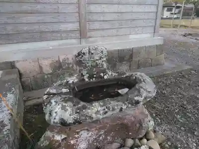 猫石貴船神社の手水舎