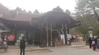 武田神社の本殿・本堂