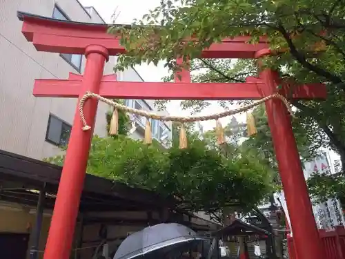 千代保稲荷神社の鳥居