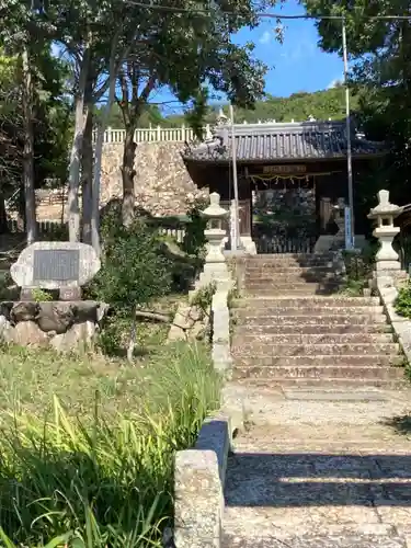 神吉八幡神社の山門・神門