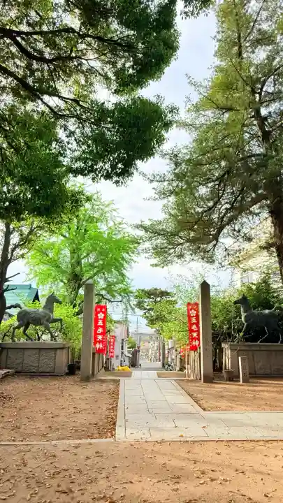 河内國魂神社の{uncategorized: "未分類", other: "その他", undefined: "問題あり", building: "その他建物", grave: "お墓", sacred_gate: "鳥居", guardian: "狛犬", statue: "像", buddha: "仏像", history: "歴史", nature: "自然", garden: "庭園", animal: "動物", pagoda: "塔", temizu: "手水舎", mountain_gate: "山門・神門", sanctuary: "本殿・本堂", subordinate: "末社・摂社", art: "芸術", scenery: "景色", jizo: "地蔵", ema: "絵馬", goshuin: "御朱印", omikuji: "おみくじ", items: "授与品その他", amulet: "お守り", goshuincho: "御朱印帳", eats: "食事", festival: "お祭り", votive_dance: "神楽", shichigosan: "七五三参", wedding: "結婚式", experience: "体験その他", initially: "初詣", around: "周辺", anti_infection: "感染症対策"}