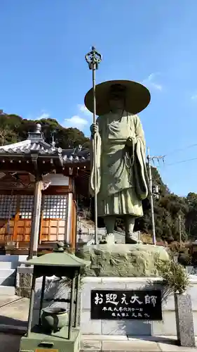 禅林寺の像