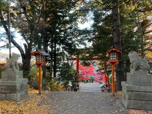 新倉富士浅間神社の狛犬