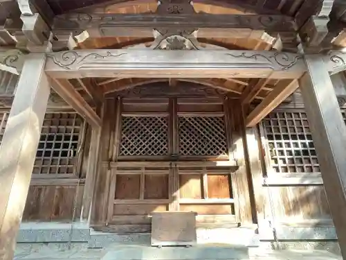 日吉神社の{uncategorized: "未分類", other: "その他", undefined: "問題あり", building: "その他建物", grave: "お墓", sacred_gate: "鳥居", guardian: "狛犬", statue: "像", buddha: "仏像", history: "歴史", nature: "自然", garden: "庭園", animal: "動物", pagoda: "塔", temizu: "手水舎", mountain_gate: "山門・神門", sanctuary: "本殿・本堂", subordinate: "末社・摂社", art: "芸術", scenery: "景色", jizo: "地蔵", ema: "絵馬", goshuin: "御朱印", omikuji: "おみくじ", items: "授与品その他", amulet: "お守り", goshuincho: "御朱印帳", eats: "食事", festival: "お祭り", votive_dance: "神楽", shichigosan: "七五三参", wedding: "結婚式", experience: "体験その他", initially: "初詣", around: "周辺", anti_infection: "感染症対策"}