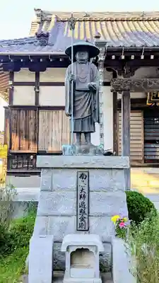 廣徳院の像