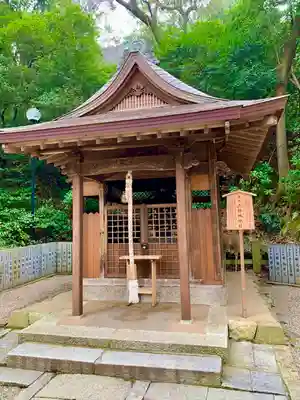 枚岡神社の末社・摂社