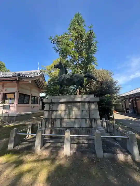 大神神社(花池)の狛犬