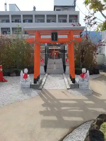 金持稲荷大社の鳥居