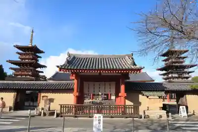 薬師寺の本殿・本堂