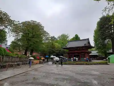 根津神社の山門・神門