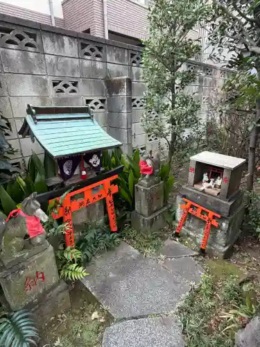 四谷於岩稲荷田宮神社の{uncategorized: "未分類", other: "その他", undefined: "問題あり", building: "その他建物", grave: "お墓", sacred_gate: "鳥居", guardian: "狛犬", statue: "像", buddha: "仏像", history: "歴史", nature: "自然", garden: "庭園", animal: "動物", pagoda: "塔", temizu: "手水舎", mountain_gate: "山門・神門", sanctuary: "本殿・本堂", subordinate: "末社・摂社", art: "芸術", scenery: "景色", jizo: "地蔵", ema: "絵馬", goshuin: "御朱印", omikuji: "おみくじ", items: "授与品その他", amulet: "お守り", goshuincho: "御朱印帳", eats: "食事", festival: "お祭り", votive_dance: "神楽", shichigosan: "七五三参", wedding: "結婚式", experience: "体験その他", initially: "初詣", around: "周辺", anti_infection: "感染症対策"}