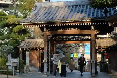 豊川稲荷東京別院の{uncategorized: "未分類", other: "その他", undefined: "問題あり", building: "その他建物", grave: "お墓", sacred_gate: "鳥居", guardian: "狛犬", statue: "像", buddha: "仏像", history: "歴史", nature: "自然", garden: "庭園", animal: "動物", pagoda: "塔", temizu: "手水舎", mountain_gate: "山門・神門", sanctuary: "本殿・本堂", subordinate: "末社・摂社", art: "芸術", scenery: "景色", jizo: "地蔵", ema: "絵馬", goshuin: "御朱印", omikuji: "おみくじ", items: "授与品その他", amulet: "お守り", goshuincho: "御朱印帳", eats: "食事", festival: "お祭り", votive_dance: "神楽", shichigosan: "七五三参", wedding: "結婚式", experience: "体験その他", initially: "初詣", around: "周辺", anti_infection: "感染症対策"}