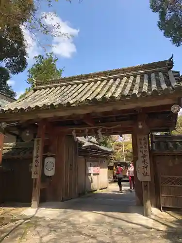 𠮷水神社（吉水神社）の山門・神門
