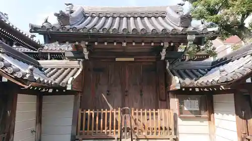 圓満寺の山門