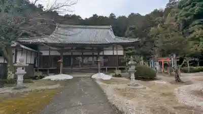 光明院の{uncategorized: "未分類", other: "その他", undefined: "問題あり", building: "その他建物", grave: "お墓", sacred_gate: "鳥居", guardian: "狛犬", statue: "像", buddha: "仏像", history: "歴史", nature: "自然", garden: "庭園", animal: "動物", pagoda: "塔", temizu: "手水舎", mountain_gate: "山門・神門", sanctuary: "本殿・本堂", subordinate: "末社・摂社", art: "芸術", scenery: "景色", jizo: "地蔵", ema: "絵馬", goshuin: "御朱印", omikuji: "おみくじ", items: "授与品その他", amulet: "お守り", goshuincho: "御朱印帳", eats: "食事", festival: "お祭り", votive_dance: "神楽", shichigosan: "七五三参", wedding: "結婚式", experience: "体験その他", initially: "初詣", around: "周辺", anti_infection: "感染症対策"}
