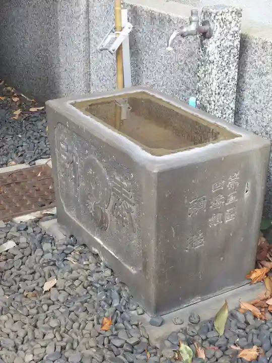 道引長太郎地蔵尊の手水舎