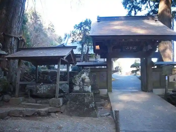 顕鏡寺の山門